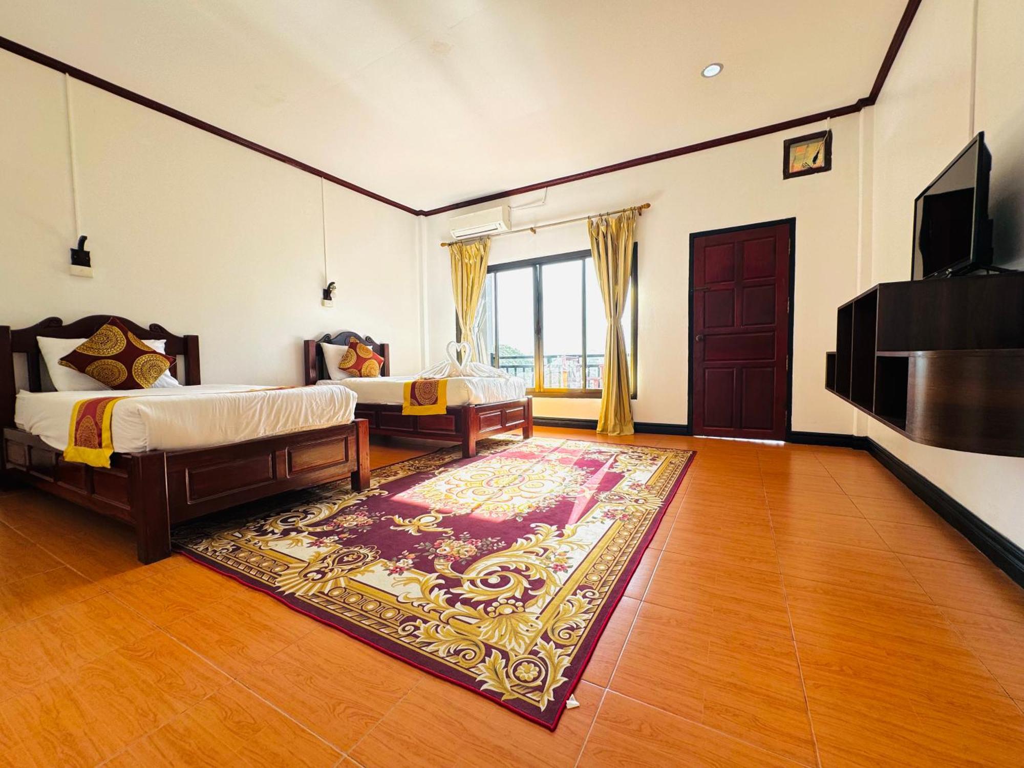 Vang Vieng Hana River View Hotel & Travel المظهر الخارجي الصورة