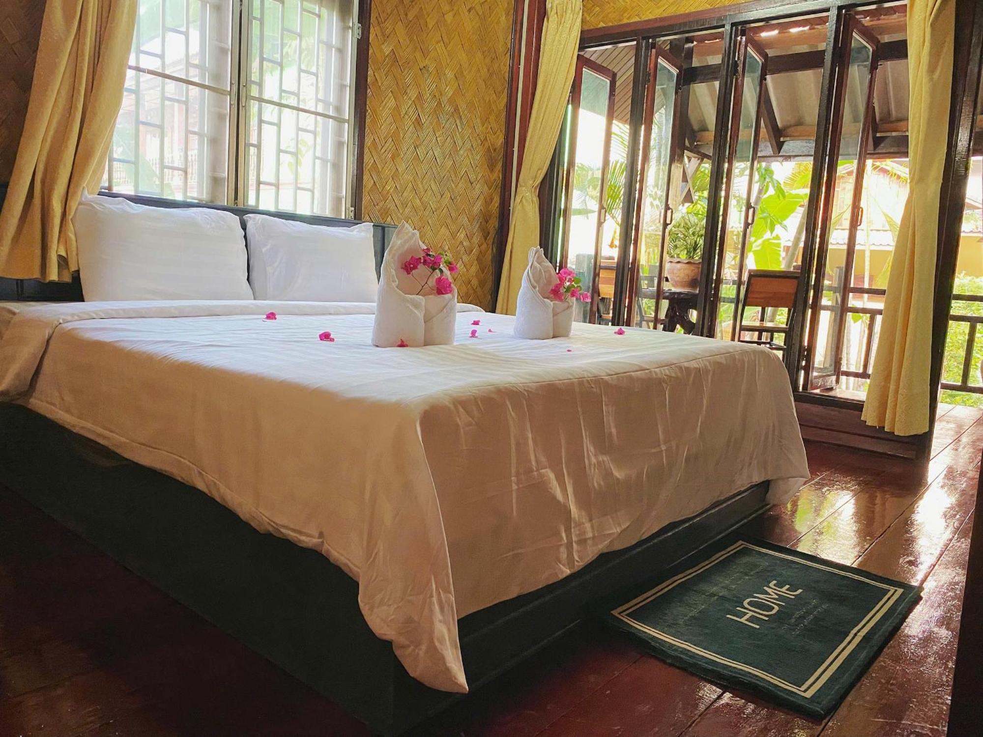 Vang Vieng Hana River View Hotel & Travel المظهر الخارجي الصورة