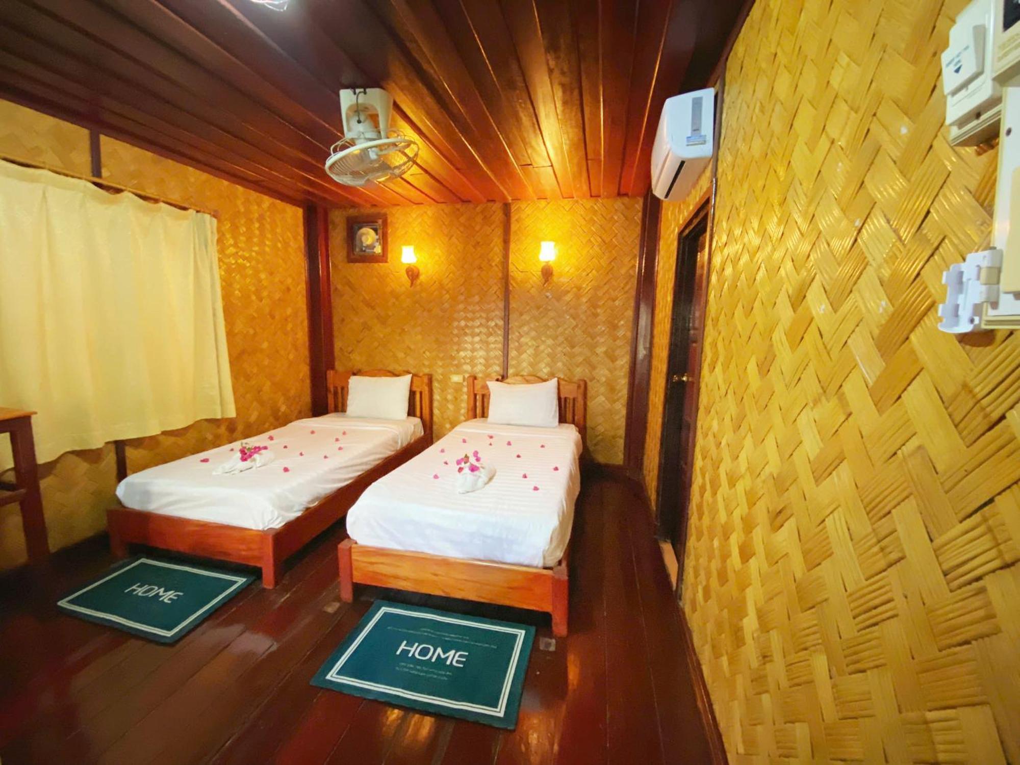 Vang Vieng Hana River View Hotel & Travel المظهر الخارجي الصورة