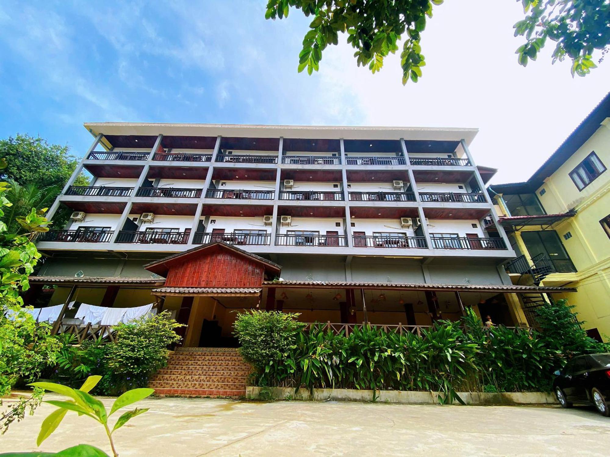 Vang Vieng Hana River View Hotel & Travel المظهر الخارجي الصورة